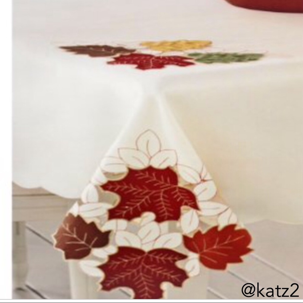 Croft & Barrow Harvest IvoryCutout Oval Tablecloth